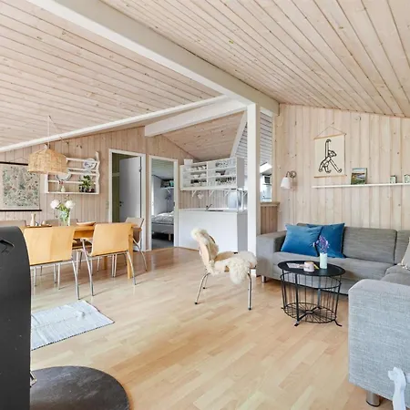 Binta - 225m From The Sea By Interhome Tranekær